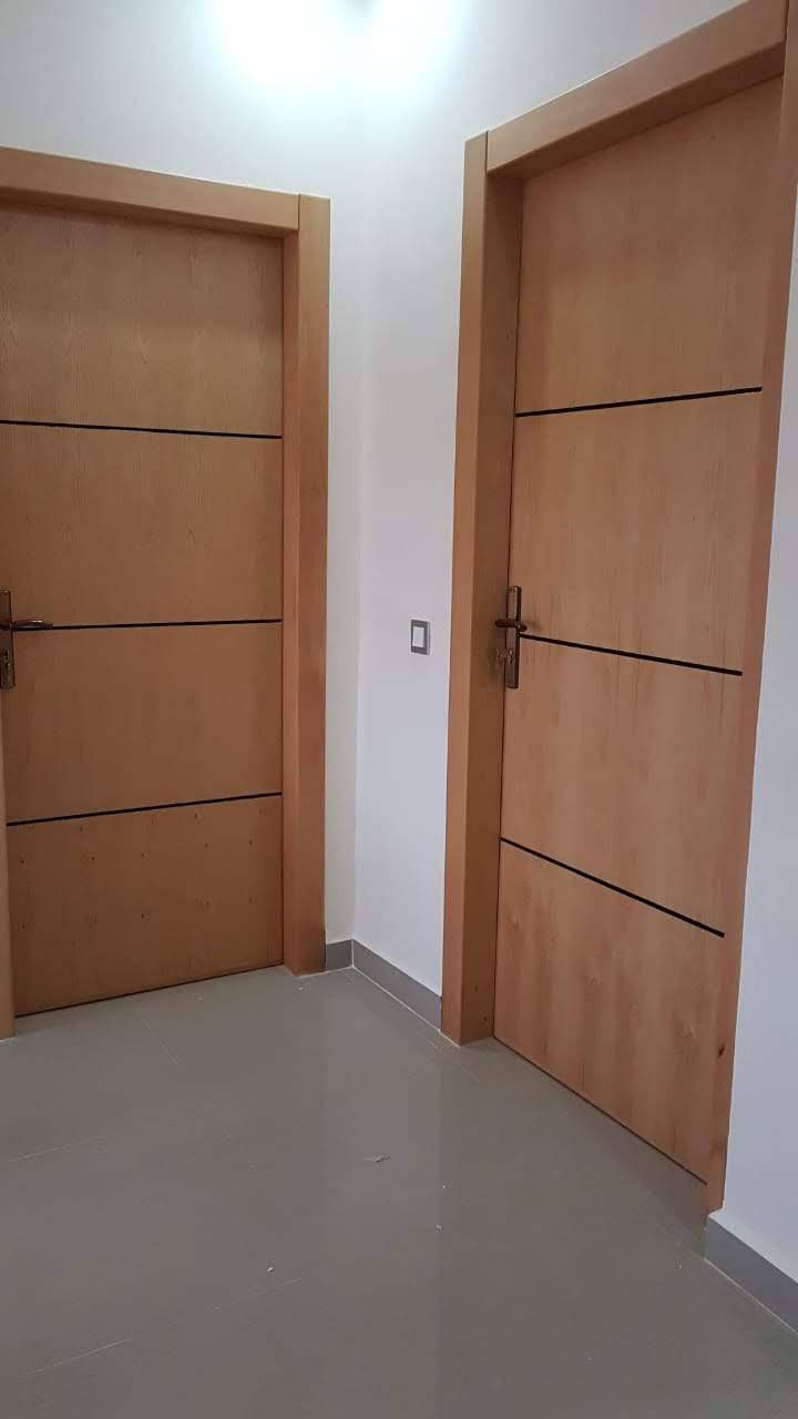 Porte Lignes Pures et Lumineuses